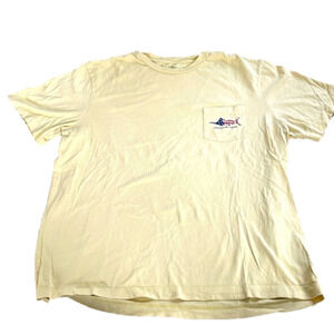 🐳 Vineyard Vines short sleeved yellow fish USA shirt - size M🐳